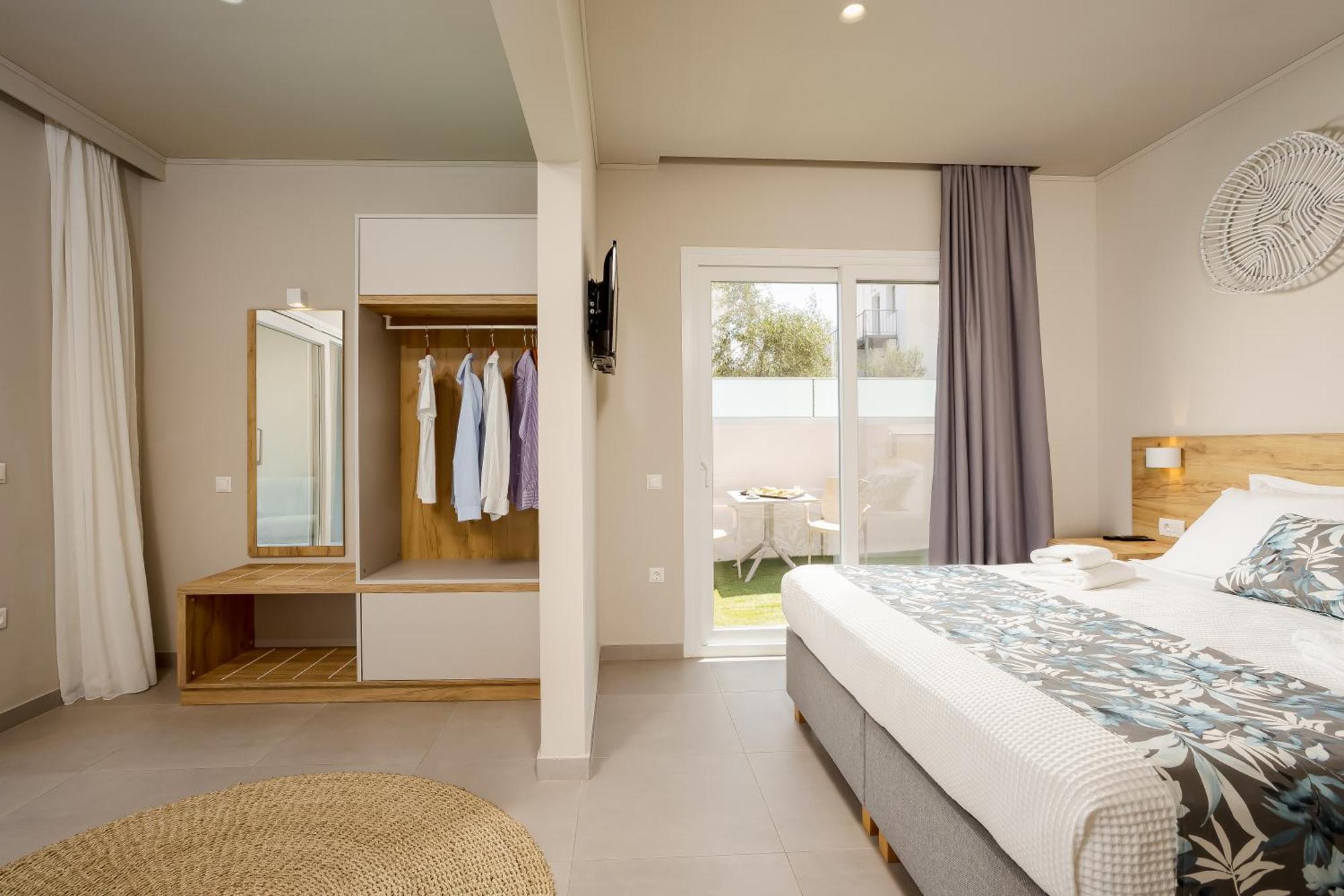 Sarpidon Suites Agia Marina Buitenkant foto