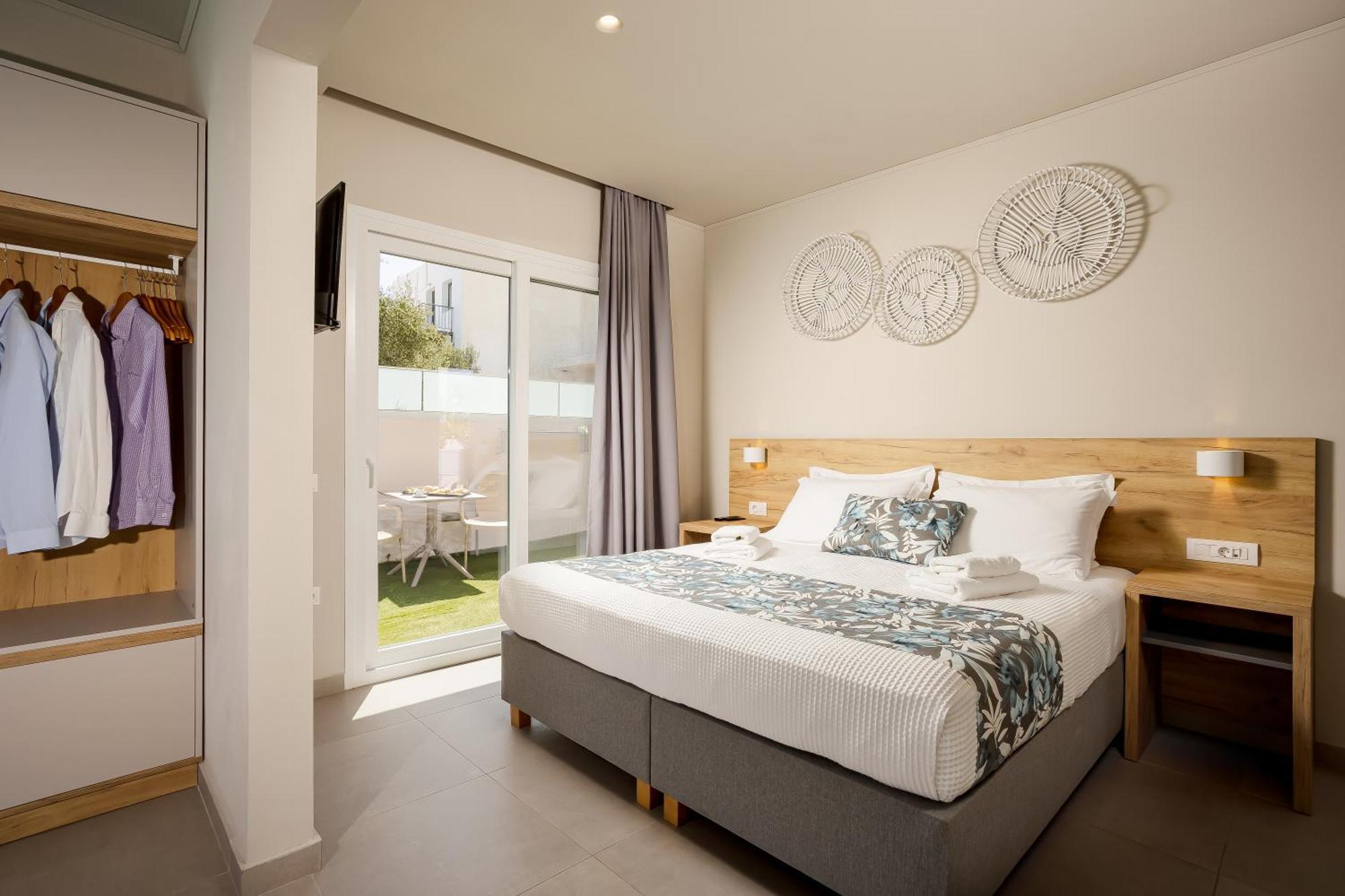Sarpidon Suites Agia Marina Buitenkant foto